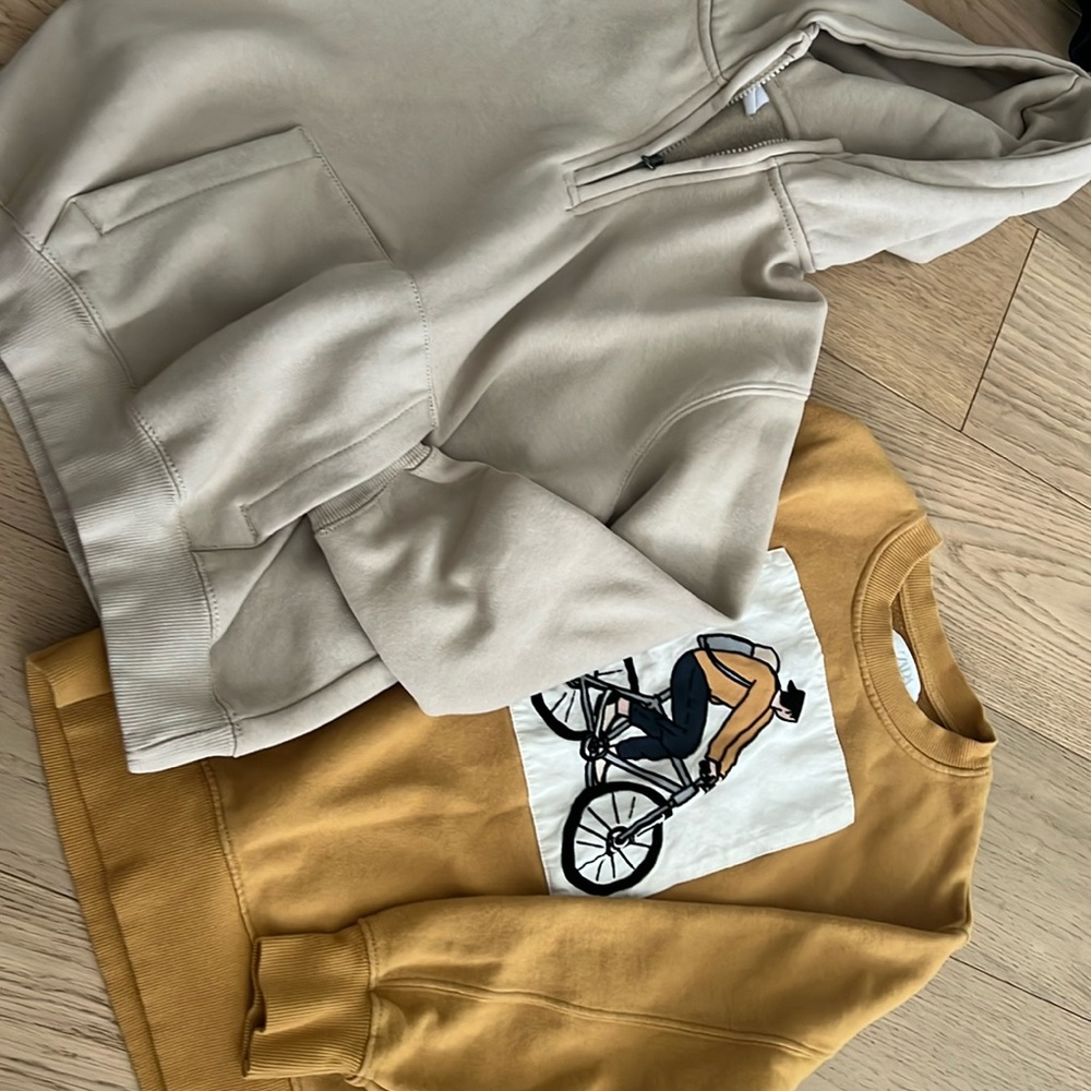 Two Zara boys sweatshirts